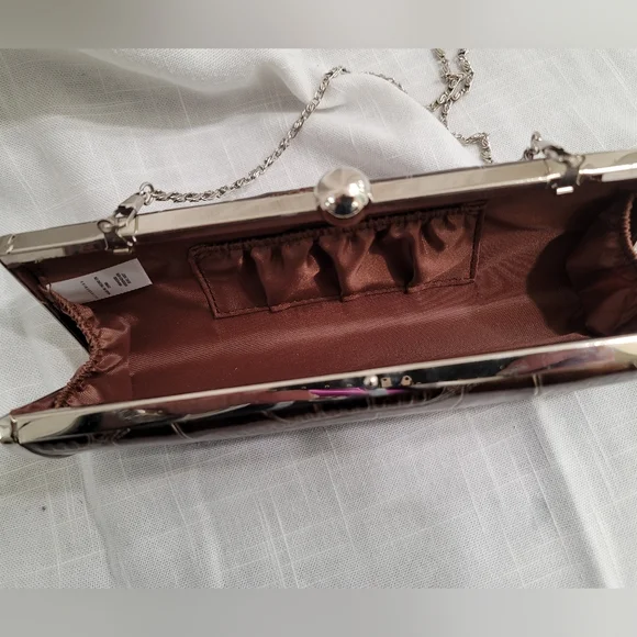 Elegant Crocodile Embossed Clutch with Chain handle - Picture 7 of 8